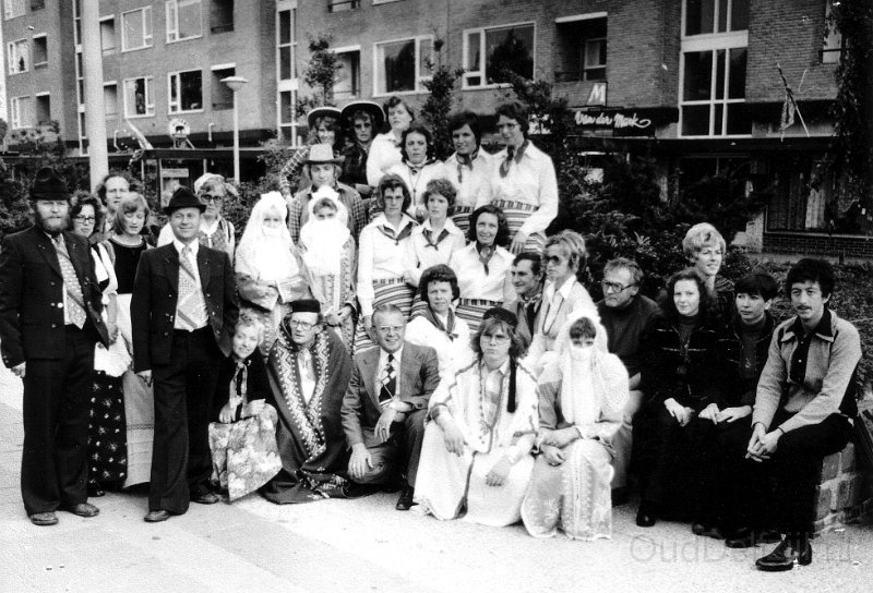 Kuislburg winkeliers verkleed 1976.jpg